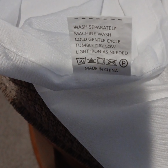 Queen Wrap around Dust Ruffle! - Picture 4 of 6